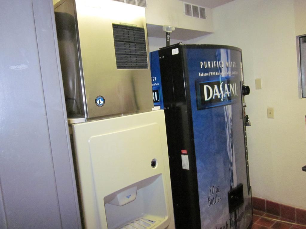 Americas Best Value Inn Stockton Extérieur photo